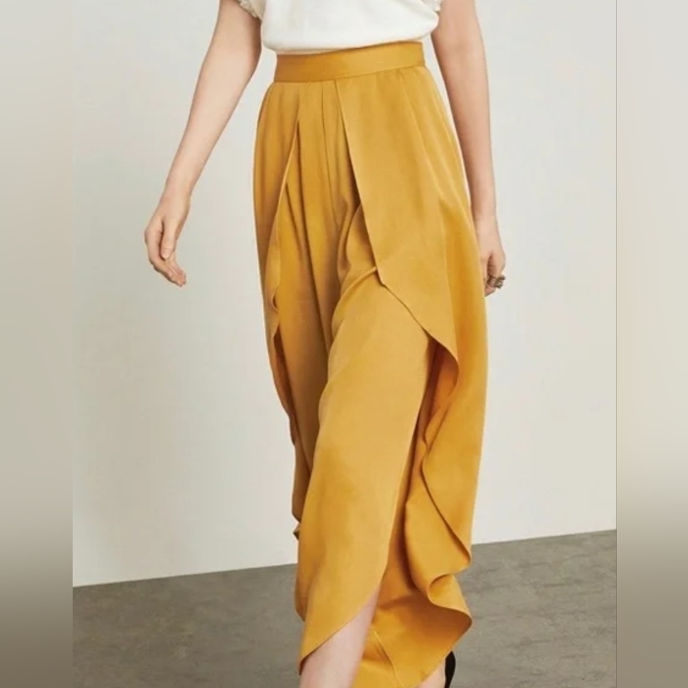 BCBGMaxAzria Womens Golden Wide Leg Asymetrical Flowy Pants. EUC Size S